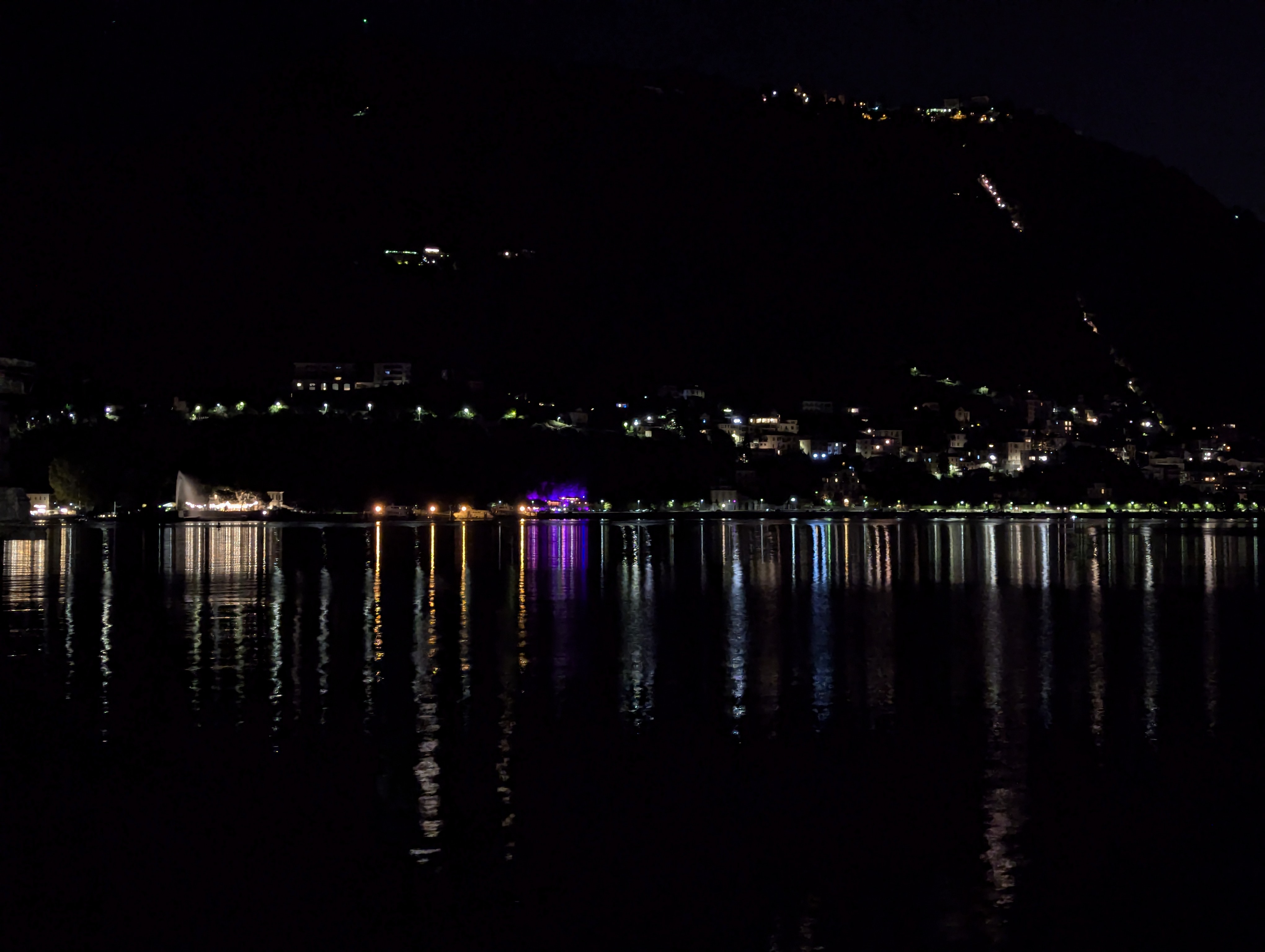 como lake at night